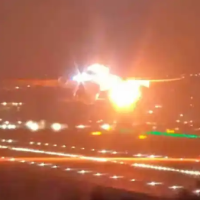 美一客机从巴西起飞后发动机爆炸