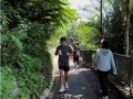 梁朝伟在太平山晨跑被发现，63岁他满头白发，面容显老，小腹隆起