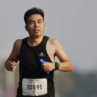 男子从北京跑步37天去武汉