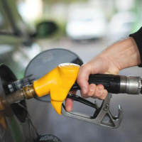 为什么要临时调控成品油价格