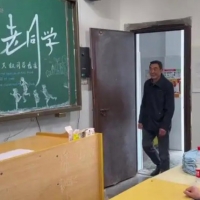 时隔50年全班同学再聚会一个都没少