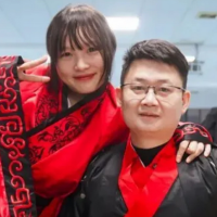 汶川地震被救女孩，12年后与施救军人重逢，如今她成他新娘！