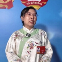 建议中小学生趴睡改躺睡