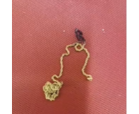 女子花2280元买18K项链火烧后变黑